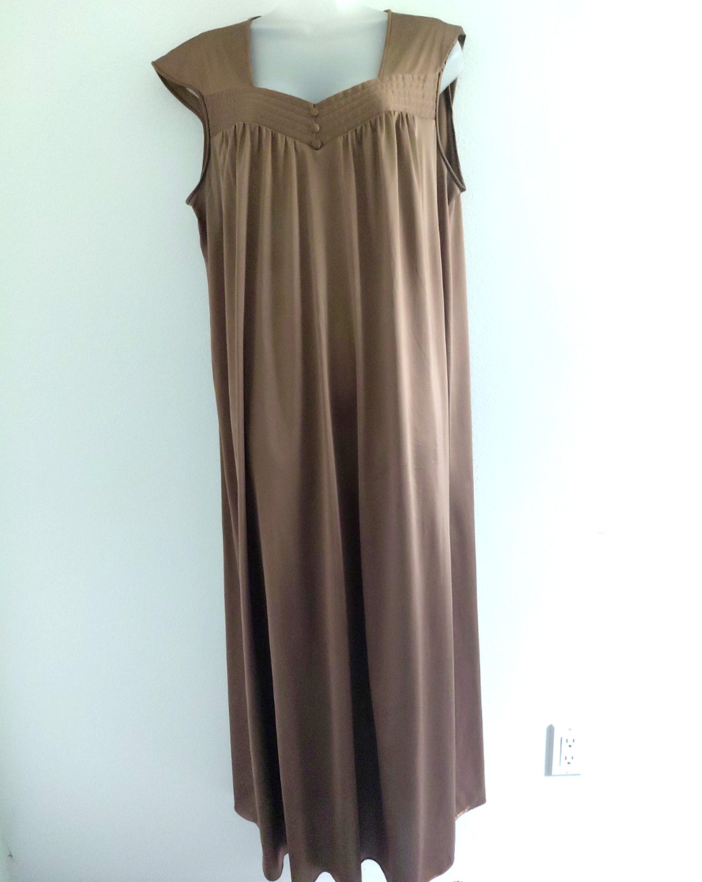 VTG JCPenney Night Gown Womens LARGE Brown Satin Maxi 100% Nylon Elegant 70's